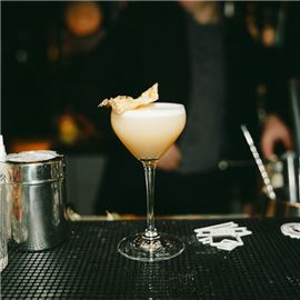 Ananas Cocktail Bricks bar